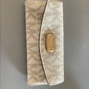 Michael Kors wallet